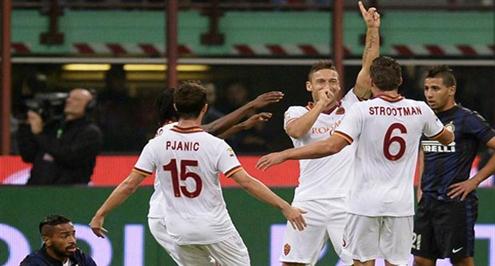 توتي يقود روما لاكتساح إنتر في عقر داره بثلاثية ويؤكد اقتراب حلم الكالتشو